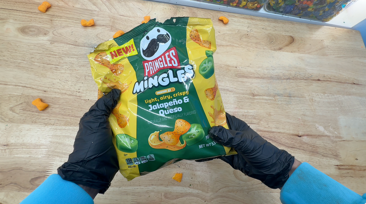 🧀🔥 Pringles Mingles Candy Review — Queso Jalapeño Puff Madness!