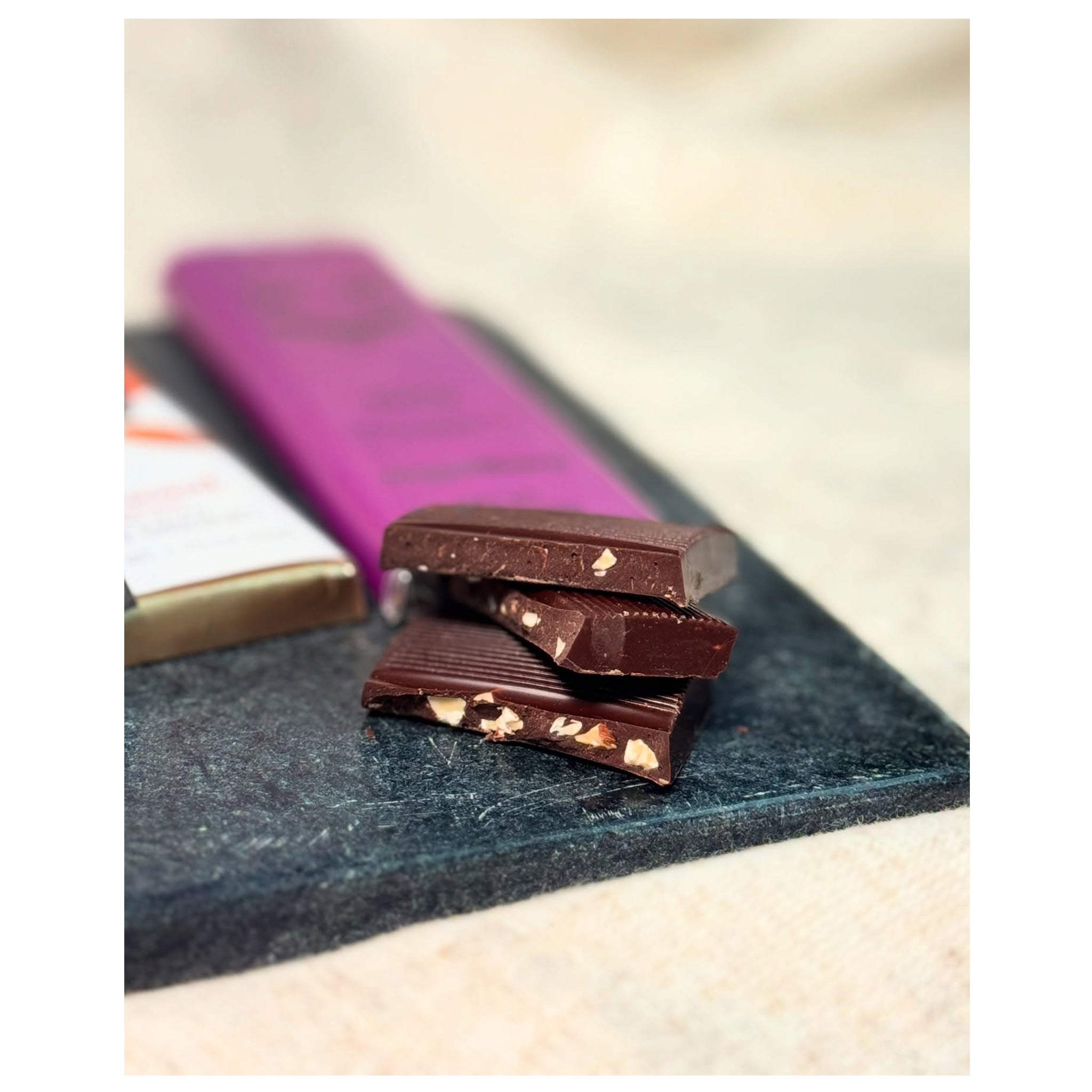 Moodibars Flirty – Dark Chocolate Raspberry Champagne (1.75 oz)